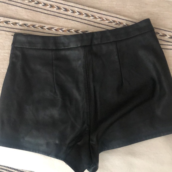 H&M high waisted black leather shorts - Picture 2 of 2